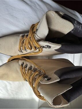 Beige Lace-Up Hiking Boots with Yellow Laces